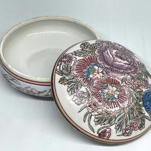 Vintage TOYO Round Lidded Enamel Flowers Floral Trinket Jewelry Box Dish Vanity